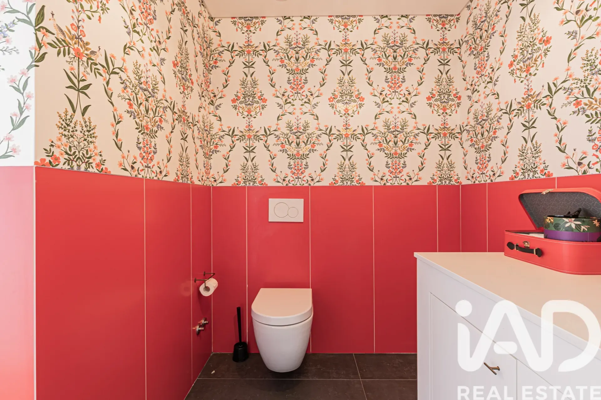 Modern 4-Bedroom House with Garden and Terrace in Lagoa, Portugal - View image 14 of 40