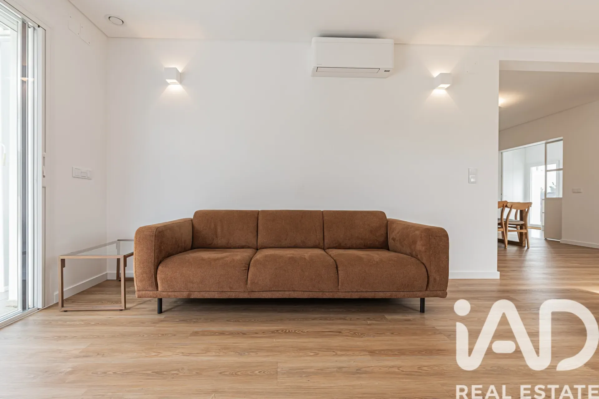 Modern 4-Bedroom House with Garden and Terrace in Lagoa, Portugal - View image 23 of 40