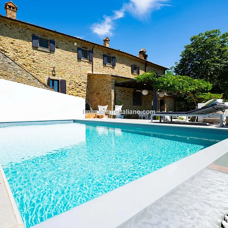 Moderne toscansk villa med pool og have nær historiske Cortona