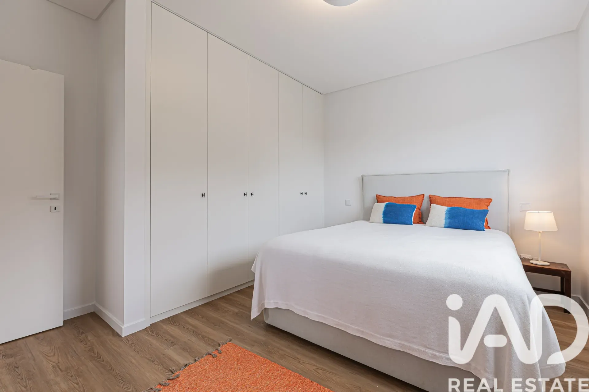 Modern 4-Bedroom House with Garden and Terrace in Lagoa, Portugal - View image 30 of 40