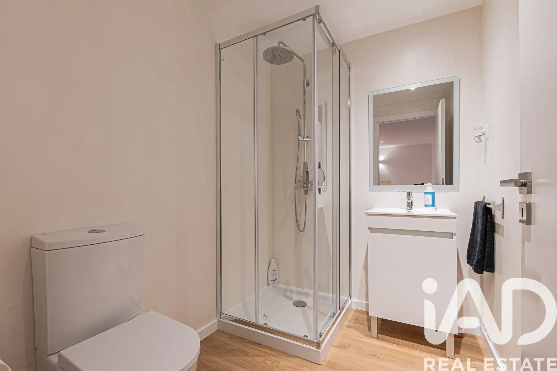 Modern 4-Bedroom House with Garden and Terrace in Lagoa, Portugal - View image 39 of 40