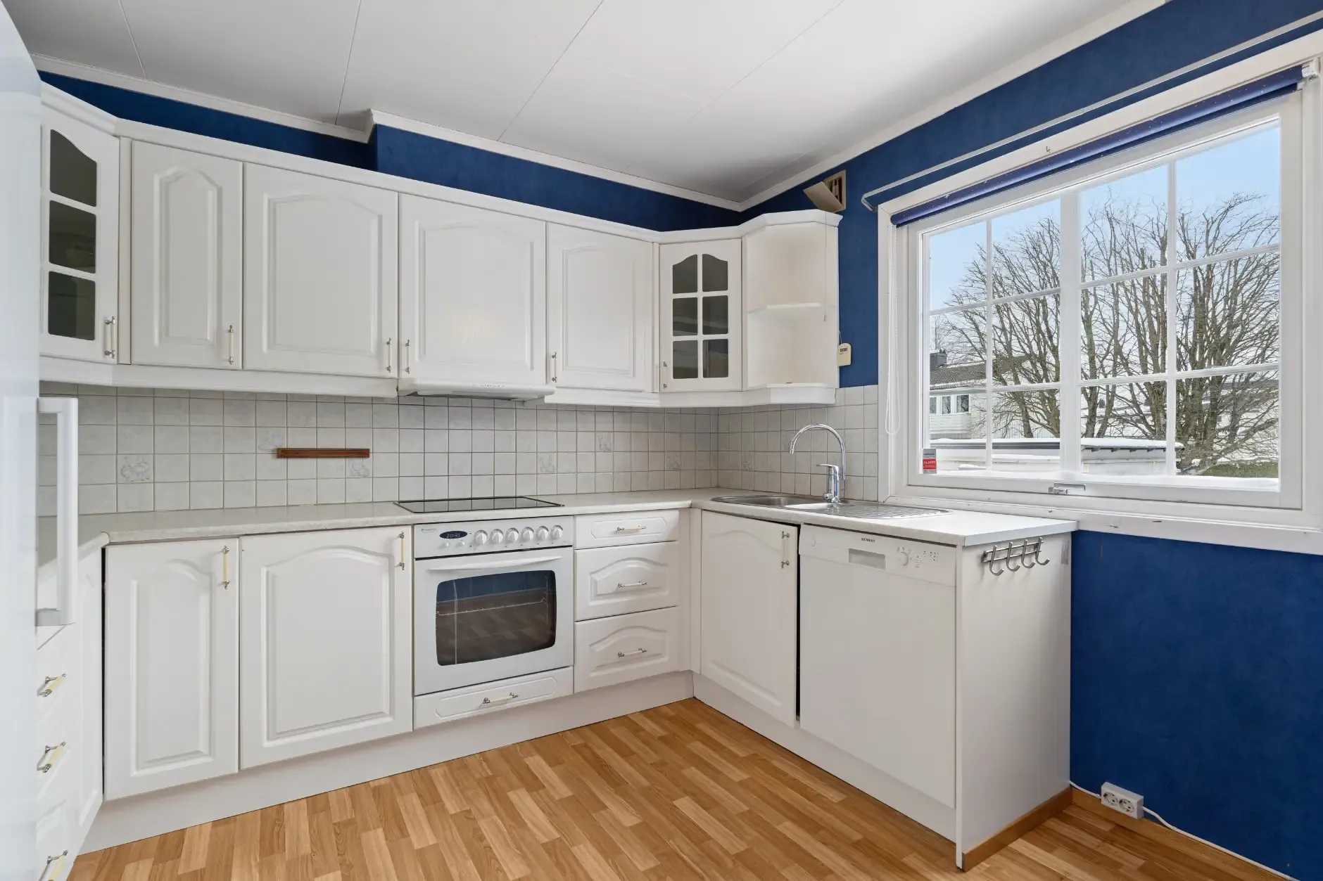 1970s Sandefjord Townhouse with 3 Bedrooms and Renovation Potential - View image 10 of 30