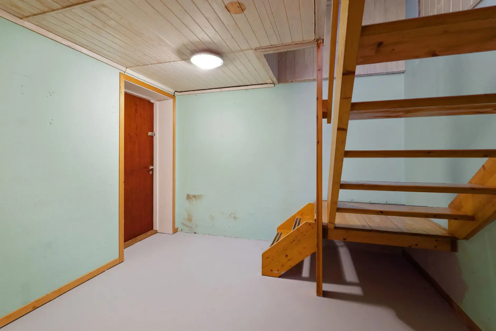 1970s Sandefjord Townhouse with 3 Bedrooms and Renovation Potential - View image 20 of 30