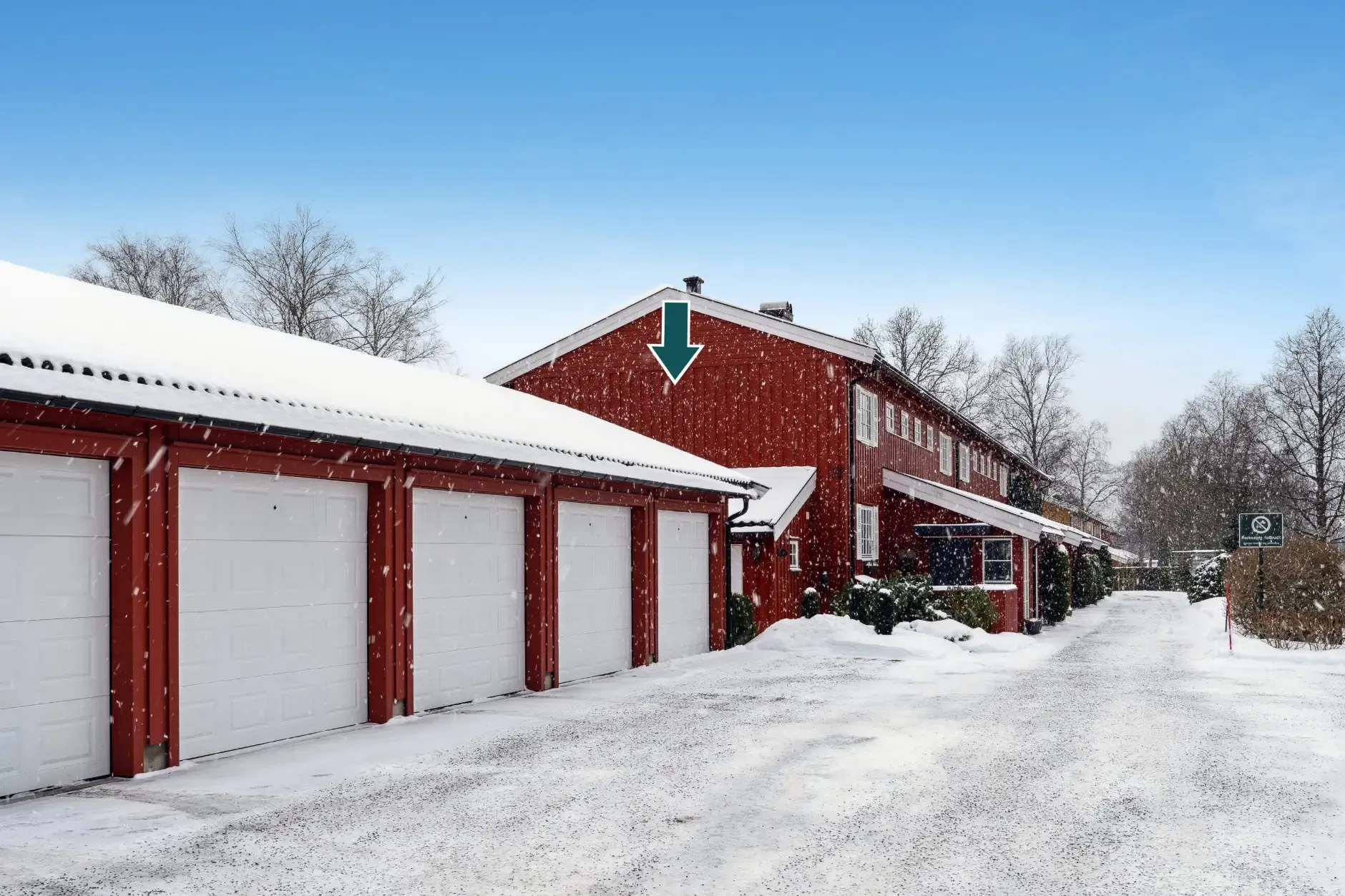 1970s Sandefjord Townhouse with 3 Bedrooms and Renovation Potential - View image 29 of 30