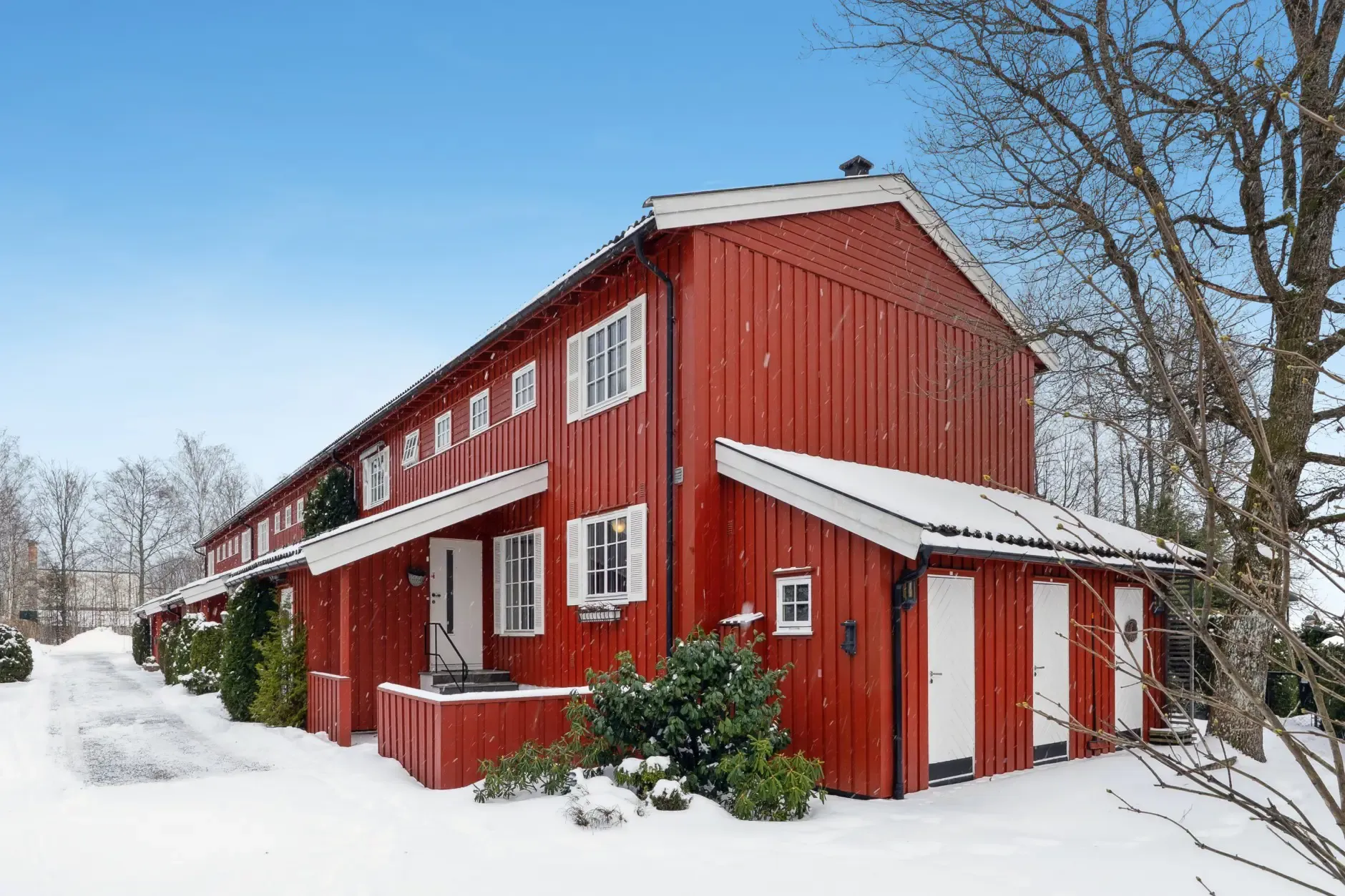 1970s Sandefjord Townhouse with 3 Bedrooms and Renovation Potential - View image 30 of 30