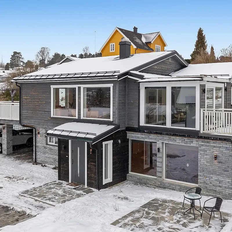 Spacious 1960s House in Heistad with Garden and Dual Kitchens