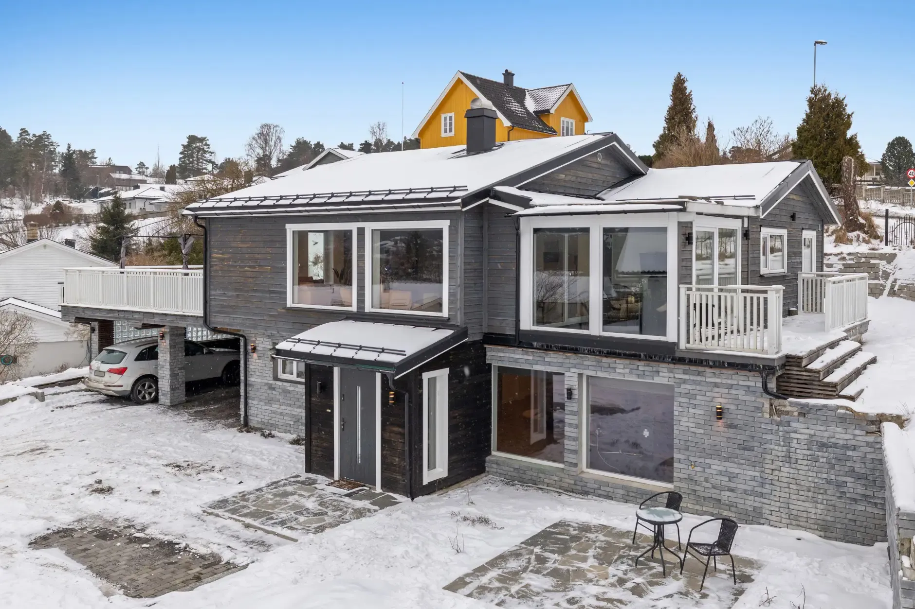 Spacious 1960s House in Heistad with Garden and Dual Kitchens - Image 1