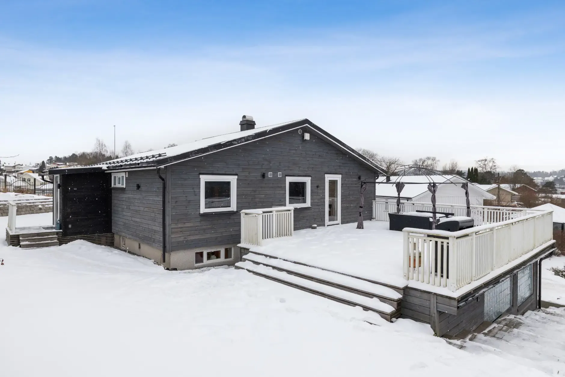 Spacious 1960s House in Heistad with Garden and Dual Kitchens - Image 3