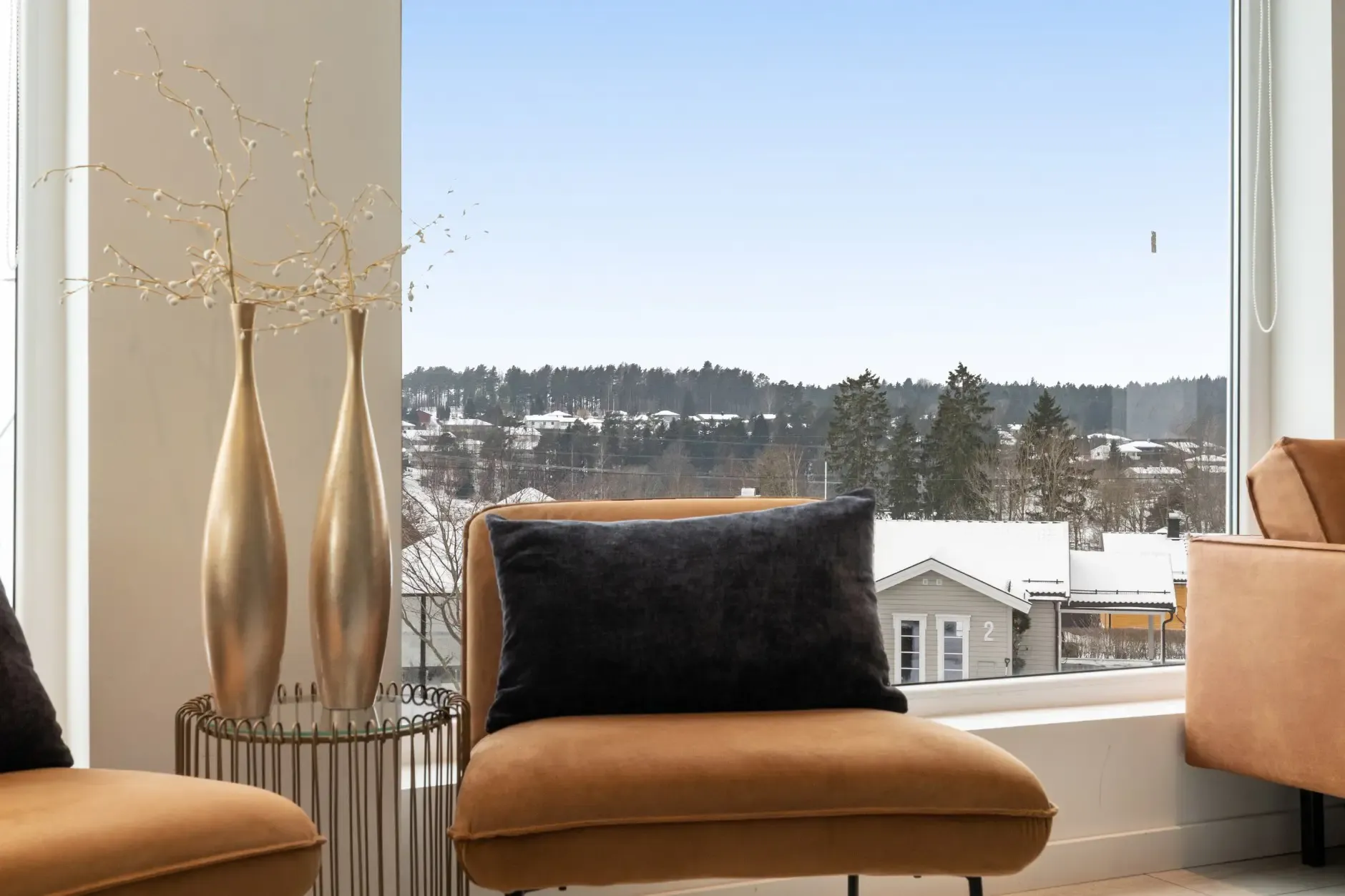 Spacious 1960s House in Heistad with Garden and Dual Kitchens - View image 10 of 35