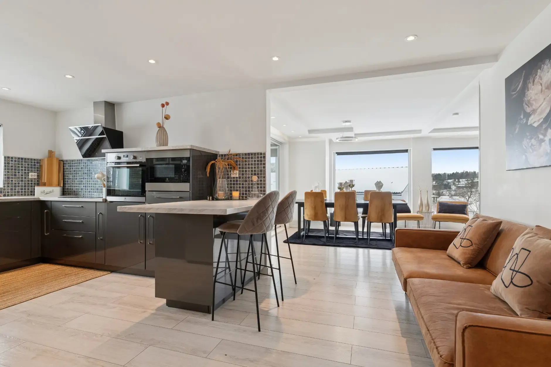 Spacious 1960s House in Heistad with Garden and Dual Kitchens - View image 13 of 35