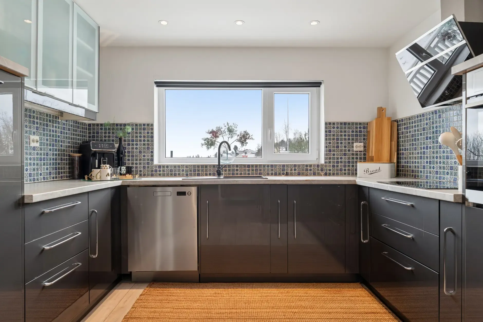 Spacious 1960s House in Heistad with Garden and Dual Kitchens - View image 15 of 35