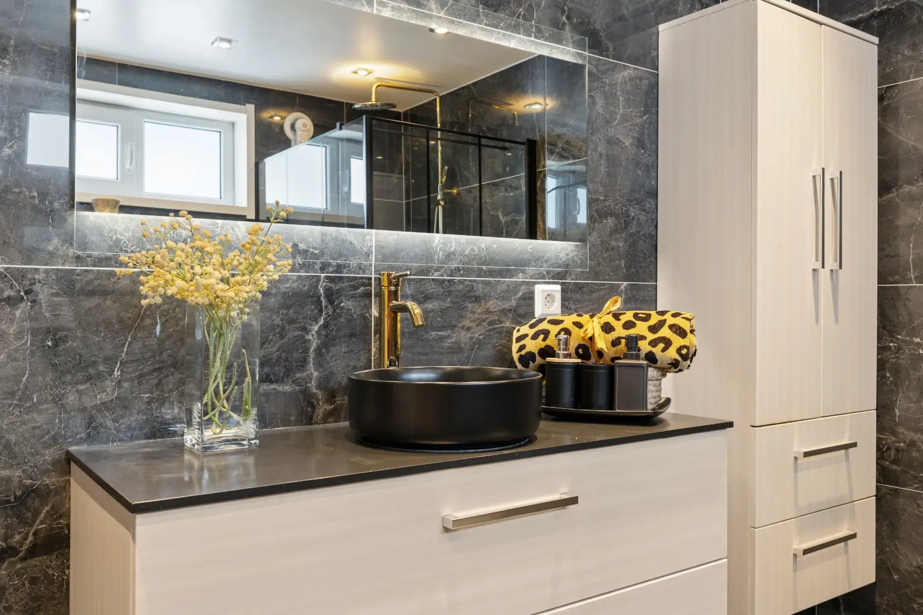 Spacious 1960s House in Heistad with Garden and Dual Kitchens - View image 17 of 35