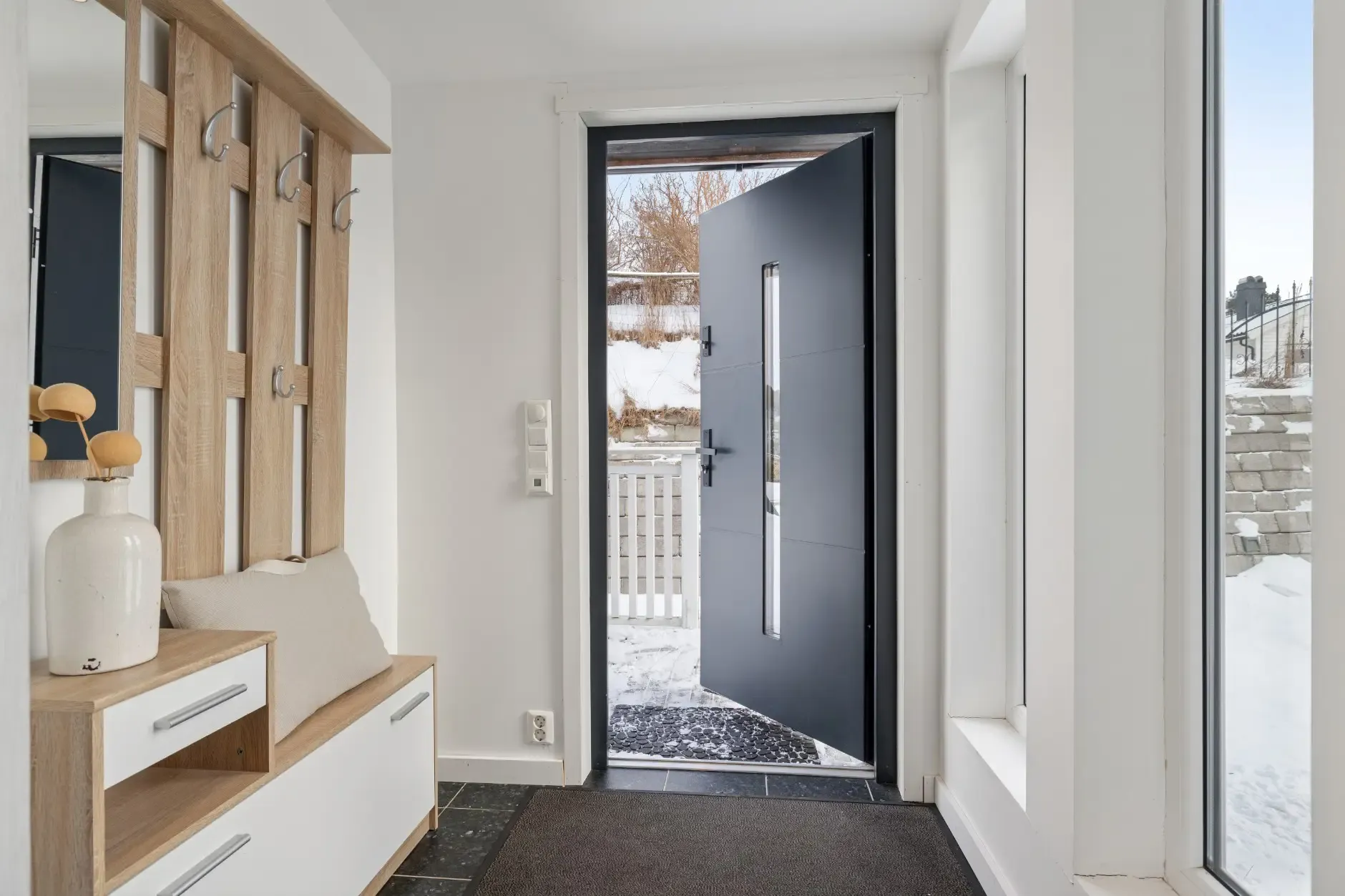 Spacious 1960s House in Heistad with Garden and Dual Kitchens - View image 21 of 35