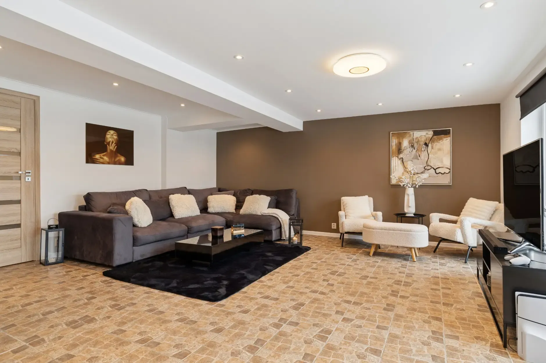 Spacious 1960s House in Heistad with Garden and Dual Kitchens - View image 23 of 35