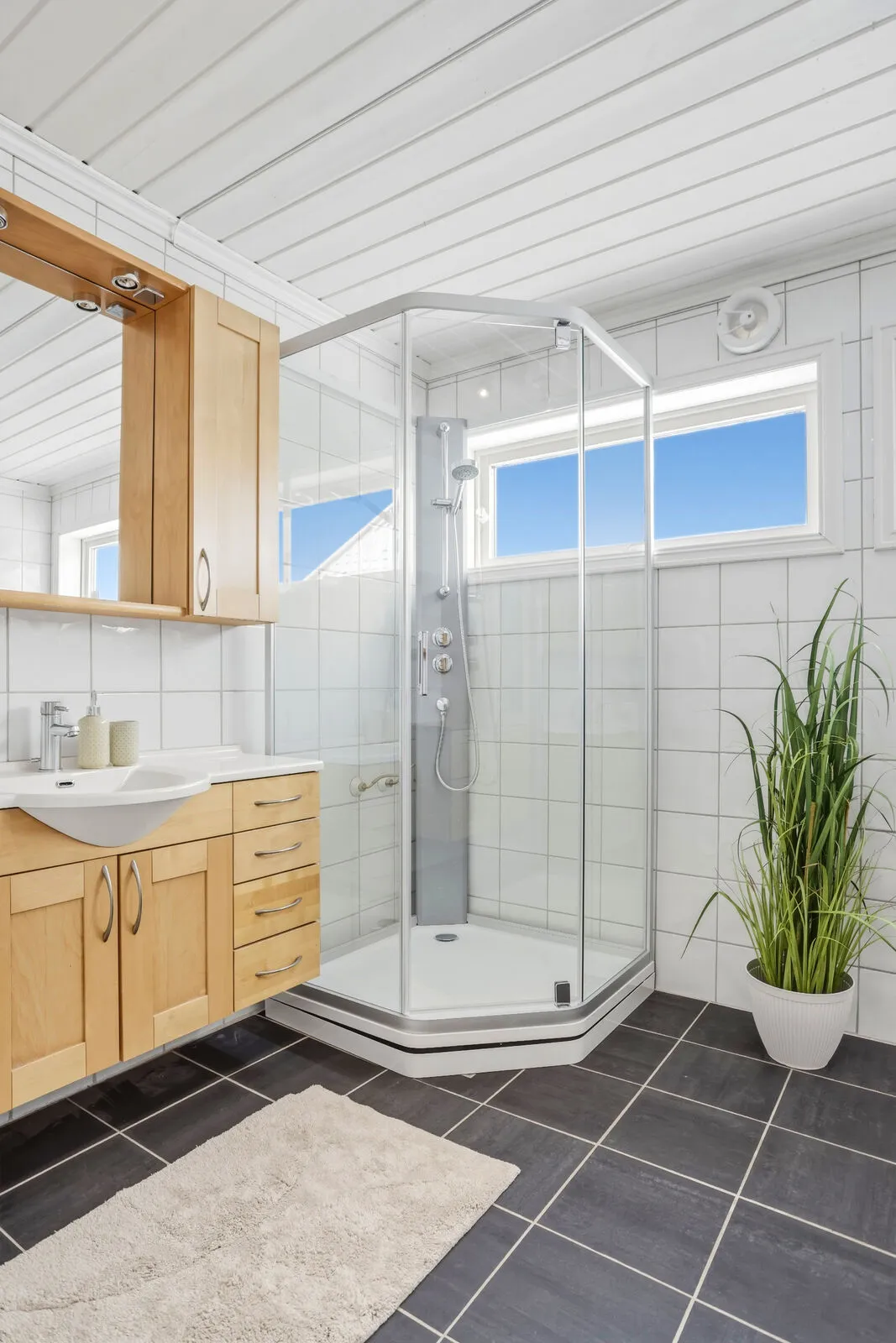 Architect-Designed 4-Bedroom House with Double Garage in Skien, Norway - View image 21 of 38