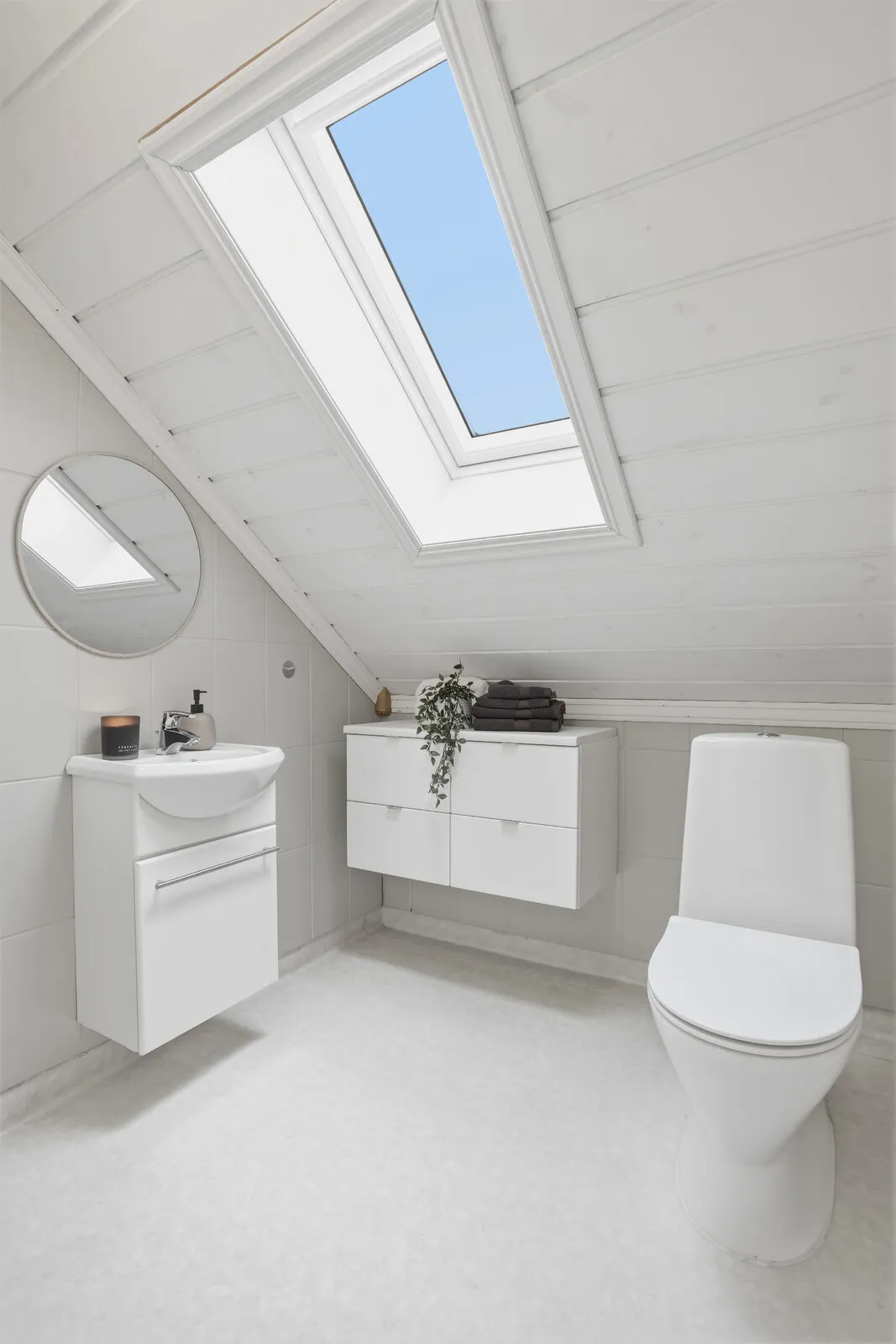 Architect-Designed 4-Bedroom House with Double Garage in Skien, Norway - View image 34 of 38