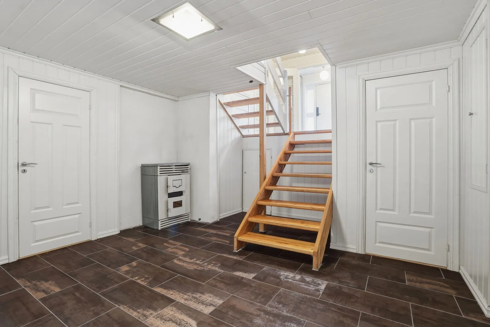 Architect-Designed 4-Bedroom House with Double Garage in Skien, Norway - View image 35 of 38