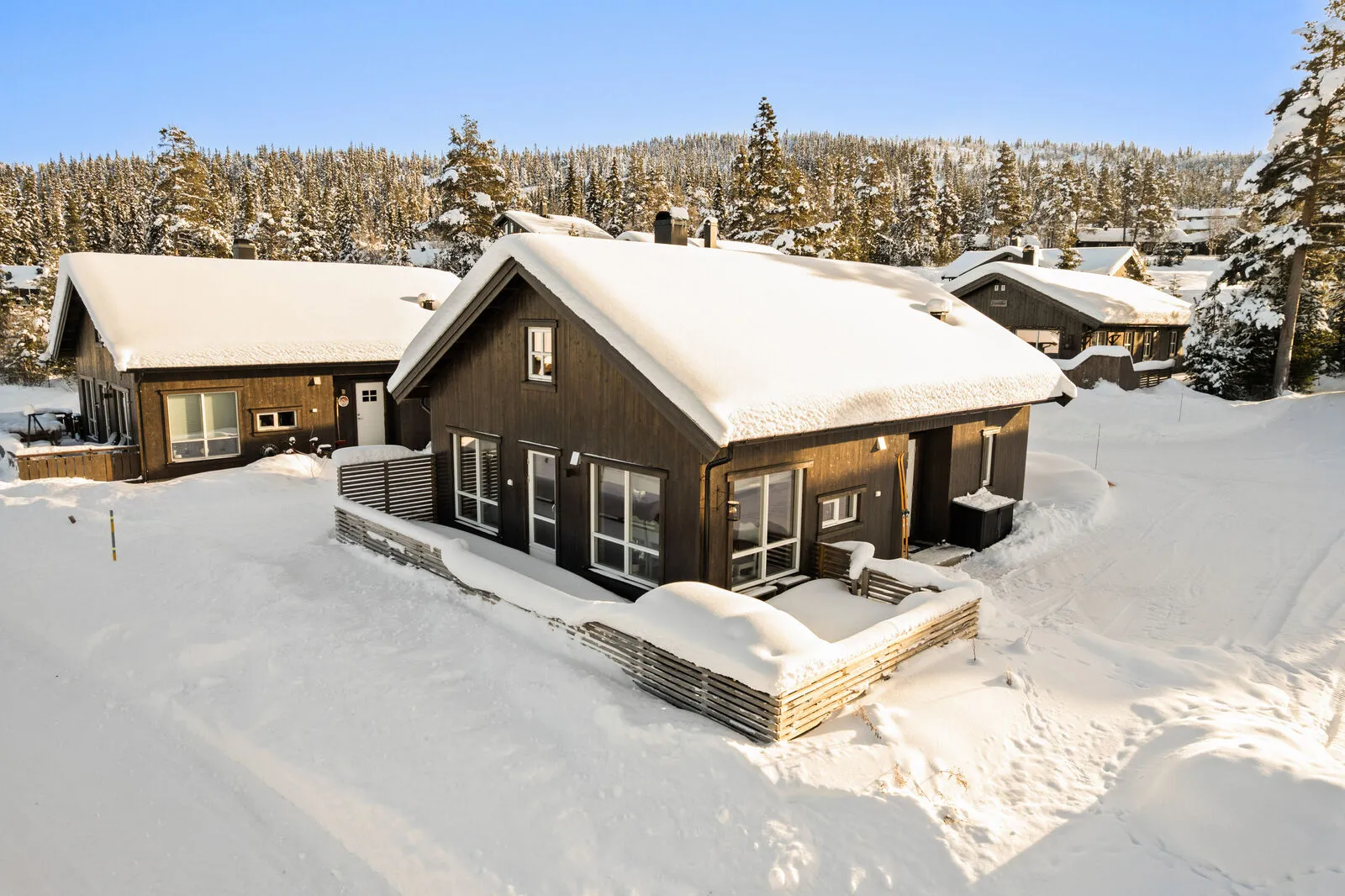 Modern 2-Bedroom Ski-in/Ski-out Cabin with Terrace in Norway - Image 1