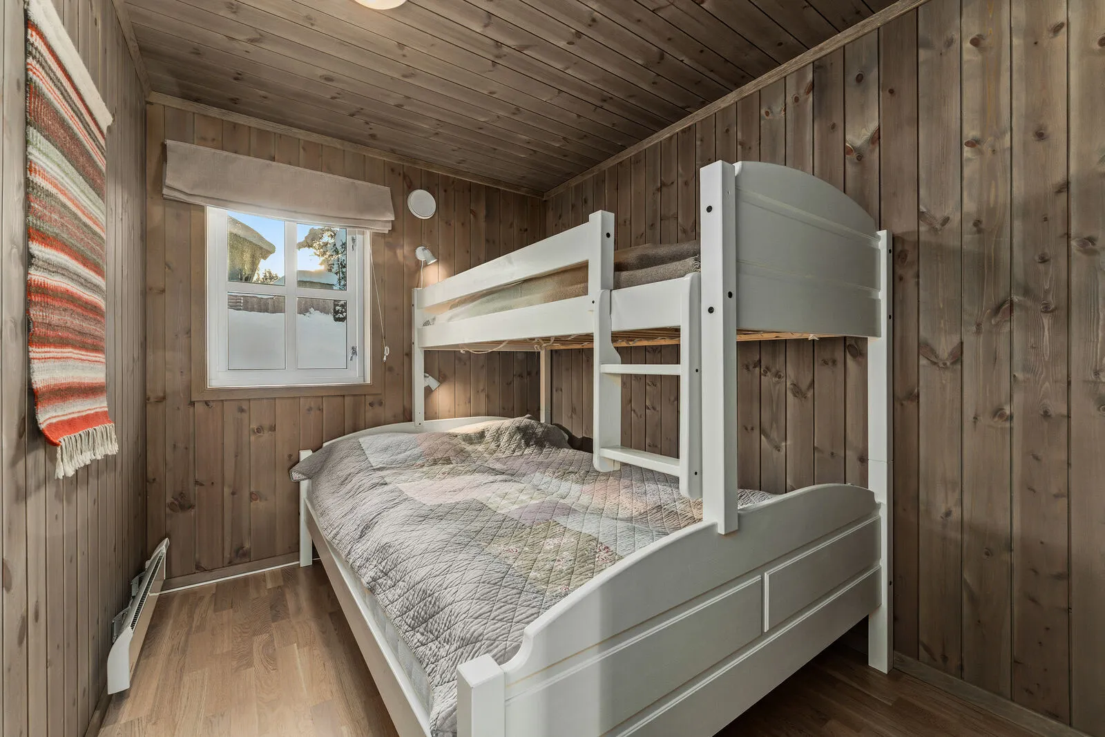 Modern 2-Bedroom Ski-in/Ski-out Cabin with Terrace in Norway - View image 14 of 33