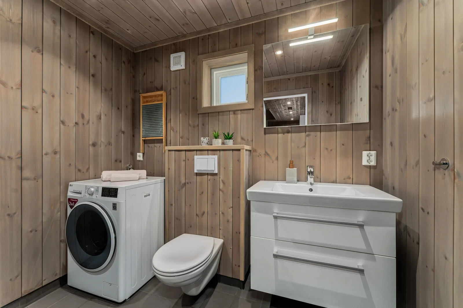 Modern 2-Bedroom Ski-in/Ski-out Cabin with Terrace in Norway - View image 16 of 33