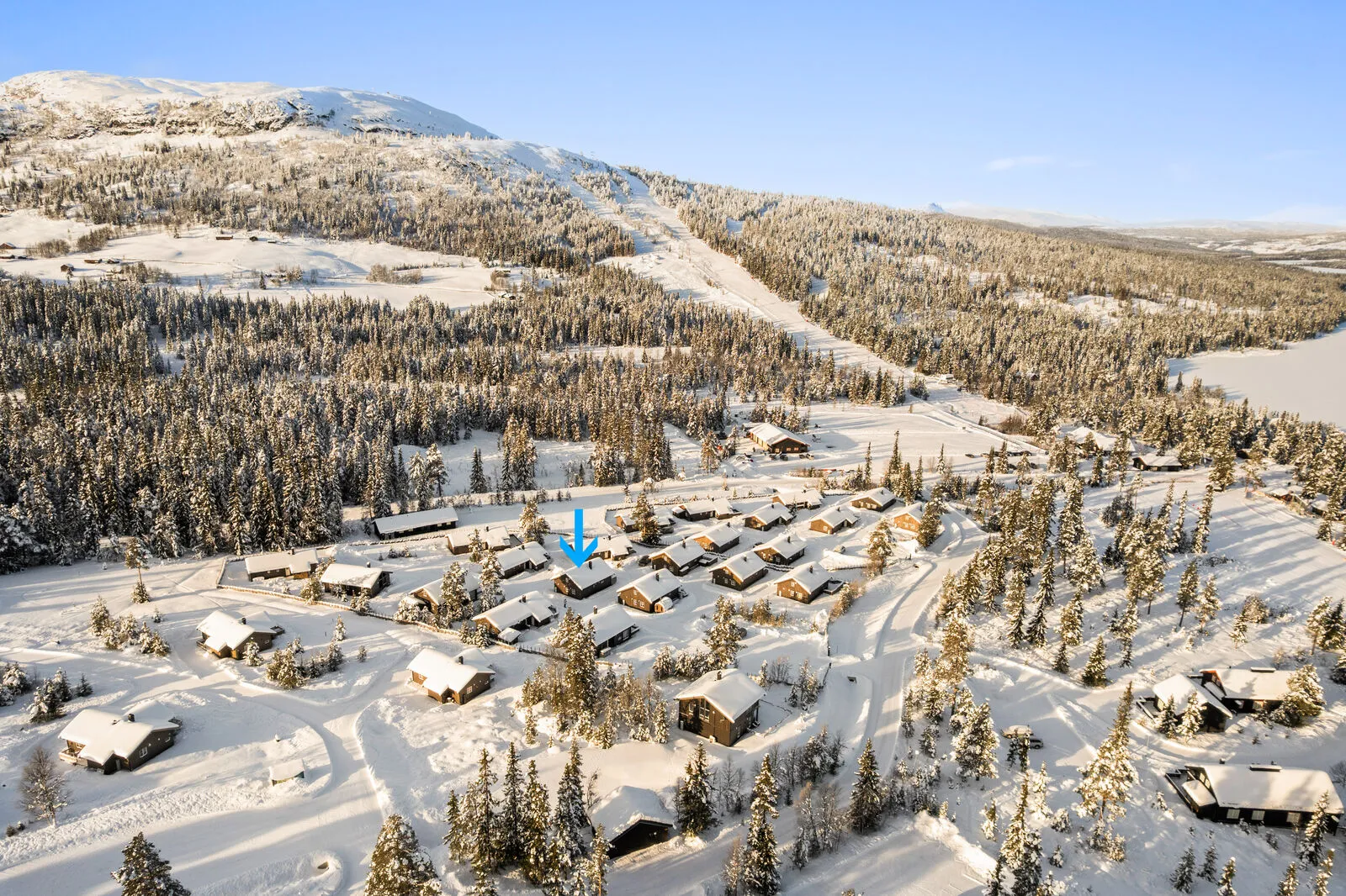 Modern 2-Bedroom Ski-in/Ski-out Cabin with Terrace in Norway - View image 31 of 33