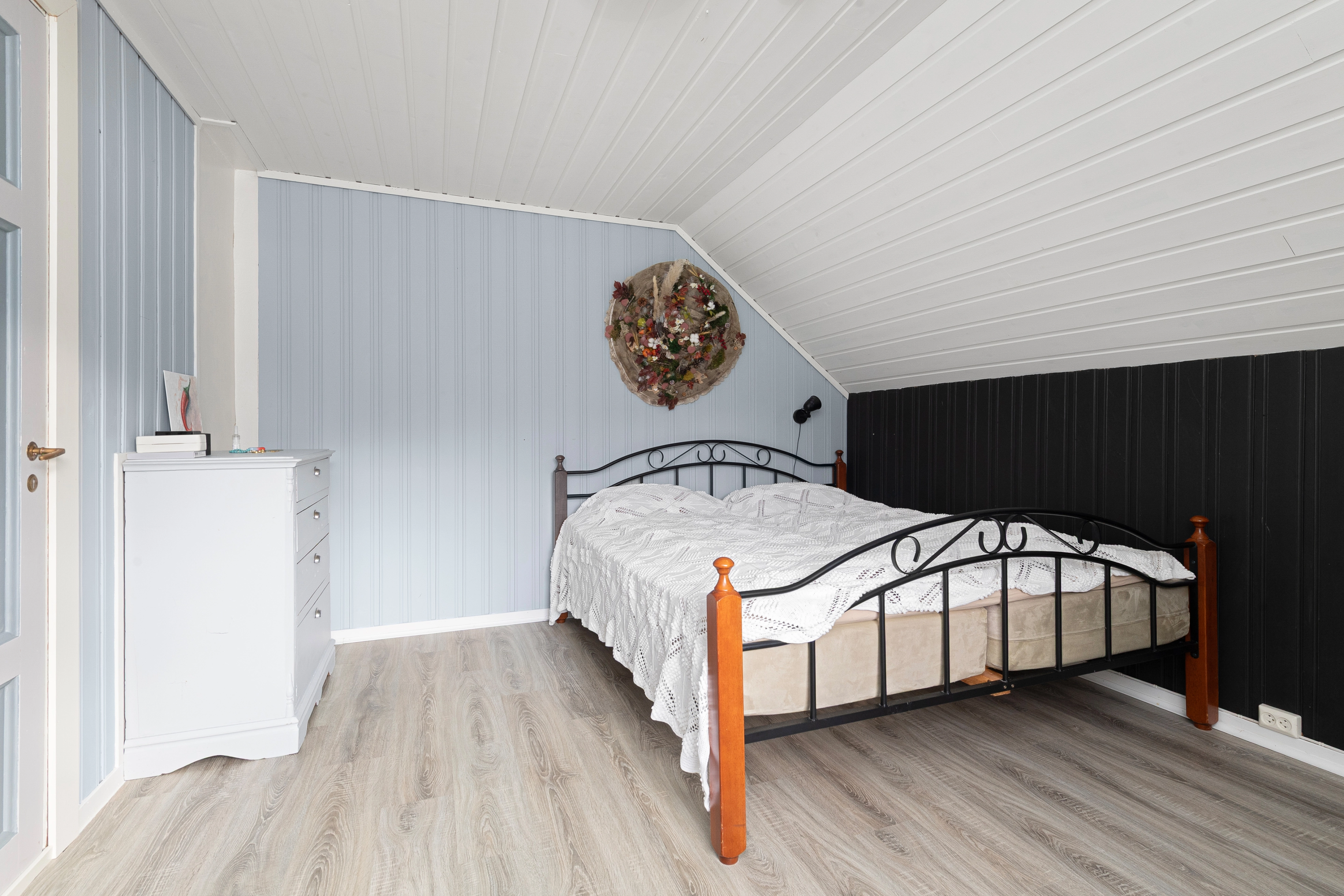 1950-talls hus med 6 soverom, havutsikt og moderne oppgraderinger i Fiksdal - Vis bilde 21 av 50