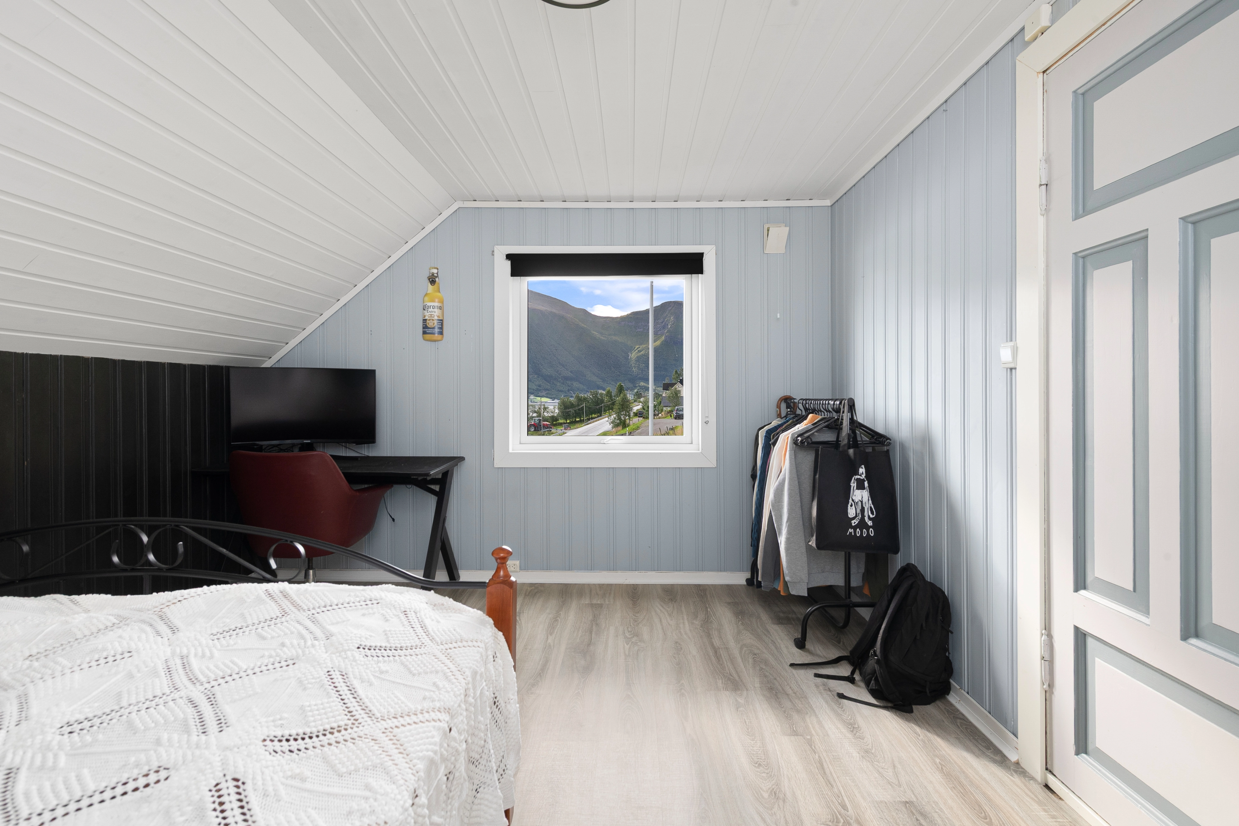 1950-talls hus med 6 soverom, havutsikt og moderne oppgraderinger i Fiksdal - Vis bilde 22 av 50