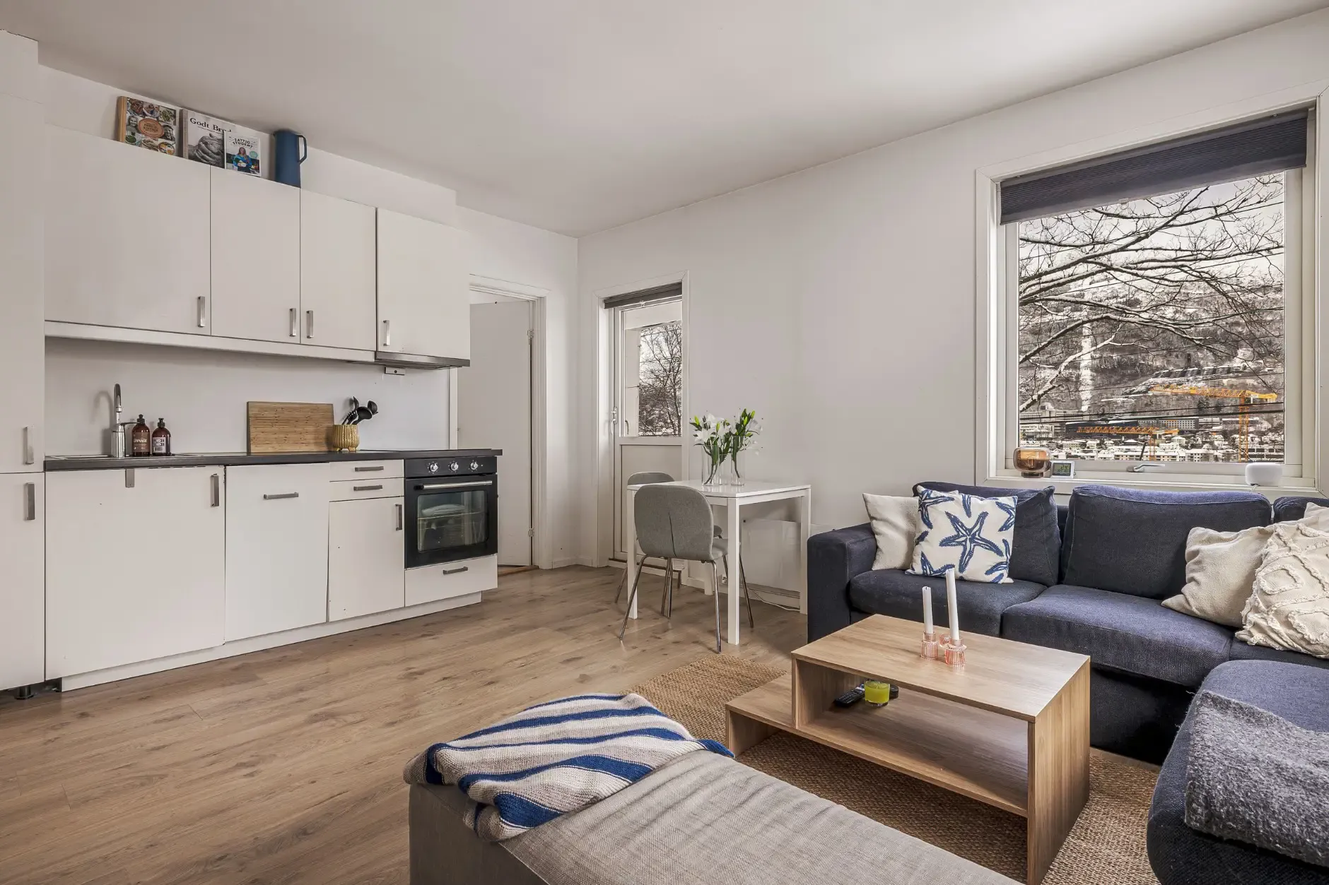 1929 Bergen Townhouse with Rental Income and Sunlit Balconies - View image 6 of 51