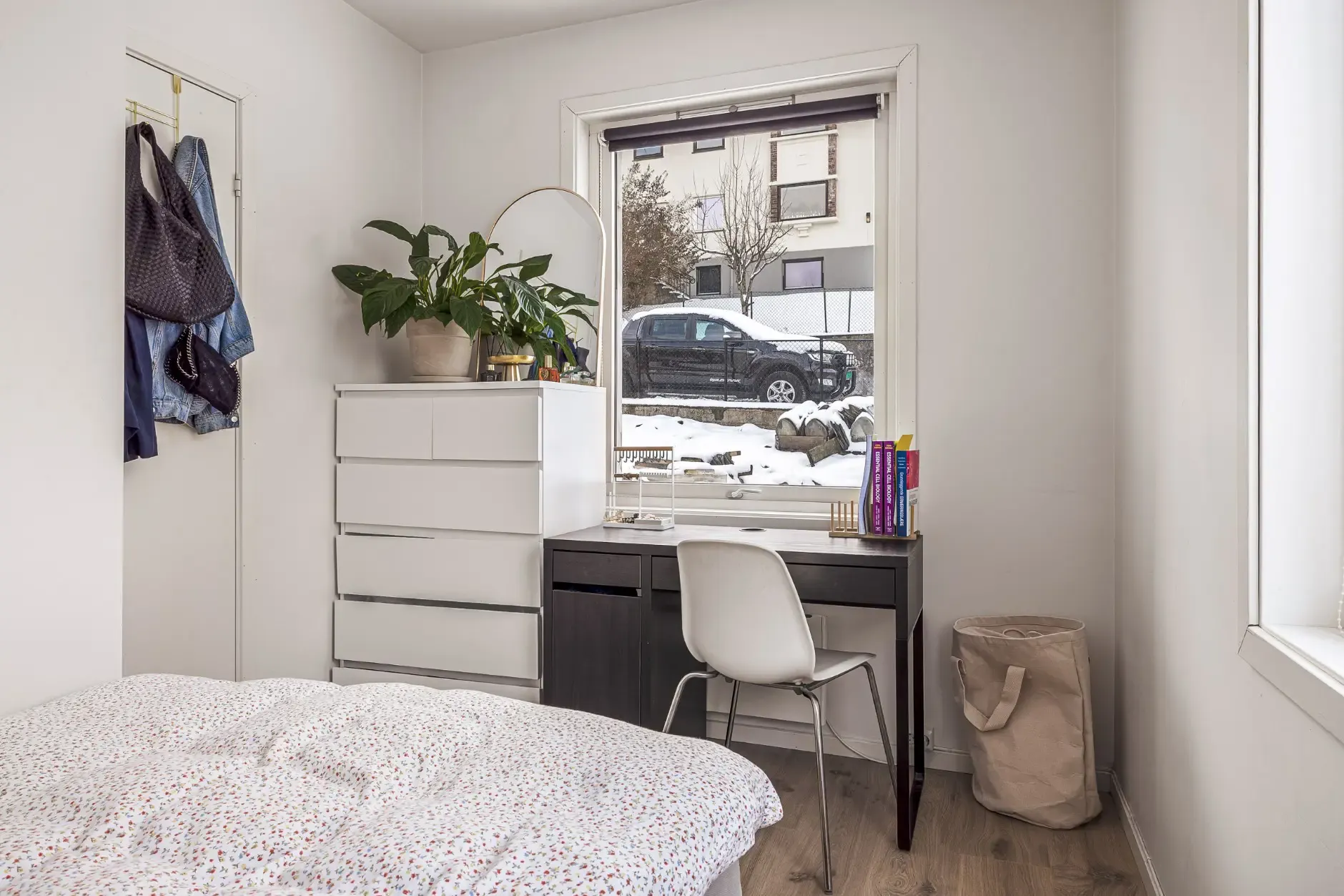 1929 Bergen Townhouse with Rental Income and Sunlit Balconies - View image 15 of 51