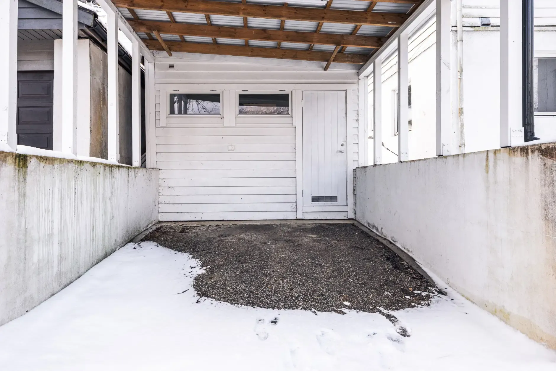 1929 Bergen Townhouse with Rental Income and Sunlit Balconies - View image 43 of 51