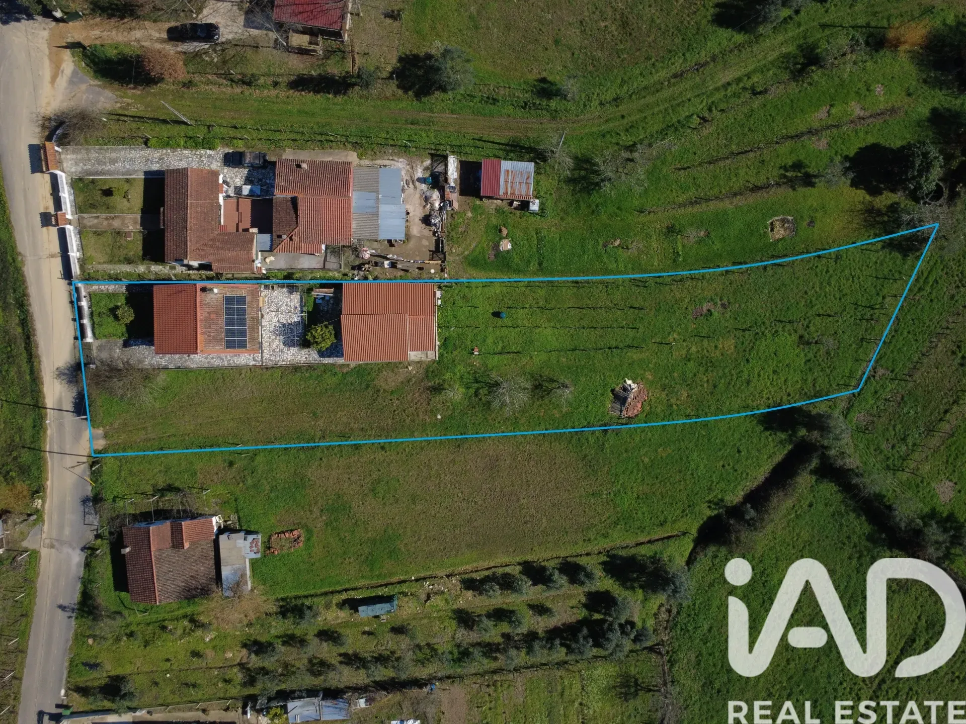 1980s Two-Bedroom Home with Expansive Garden in São Miguel de Poiares - View image 7 of 40