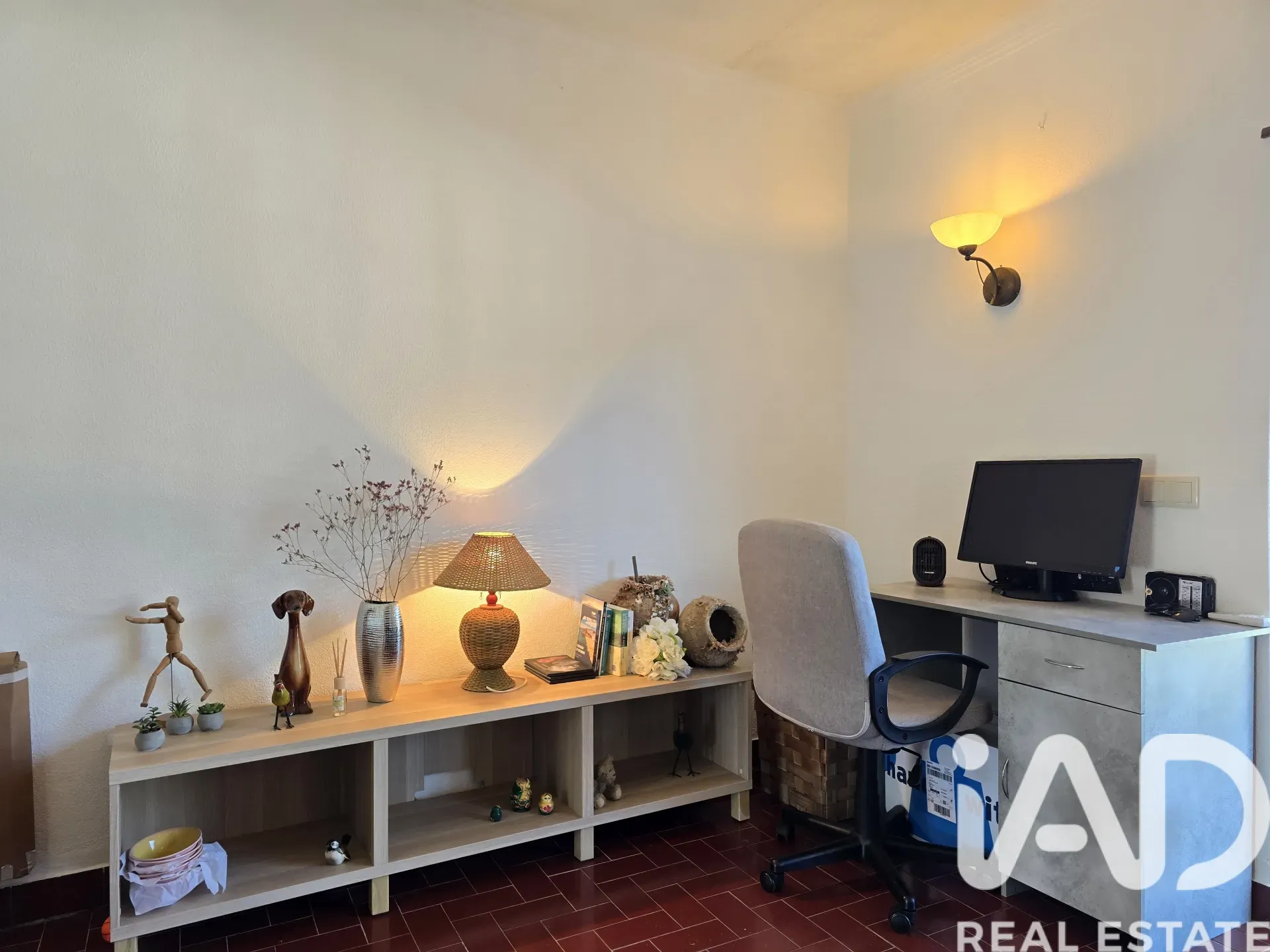 1980s Two-Bedroom Home with Expansive Garden in São Miguel de Poiares - View image 13 of 40