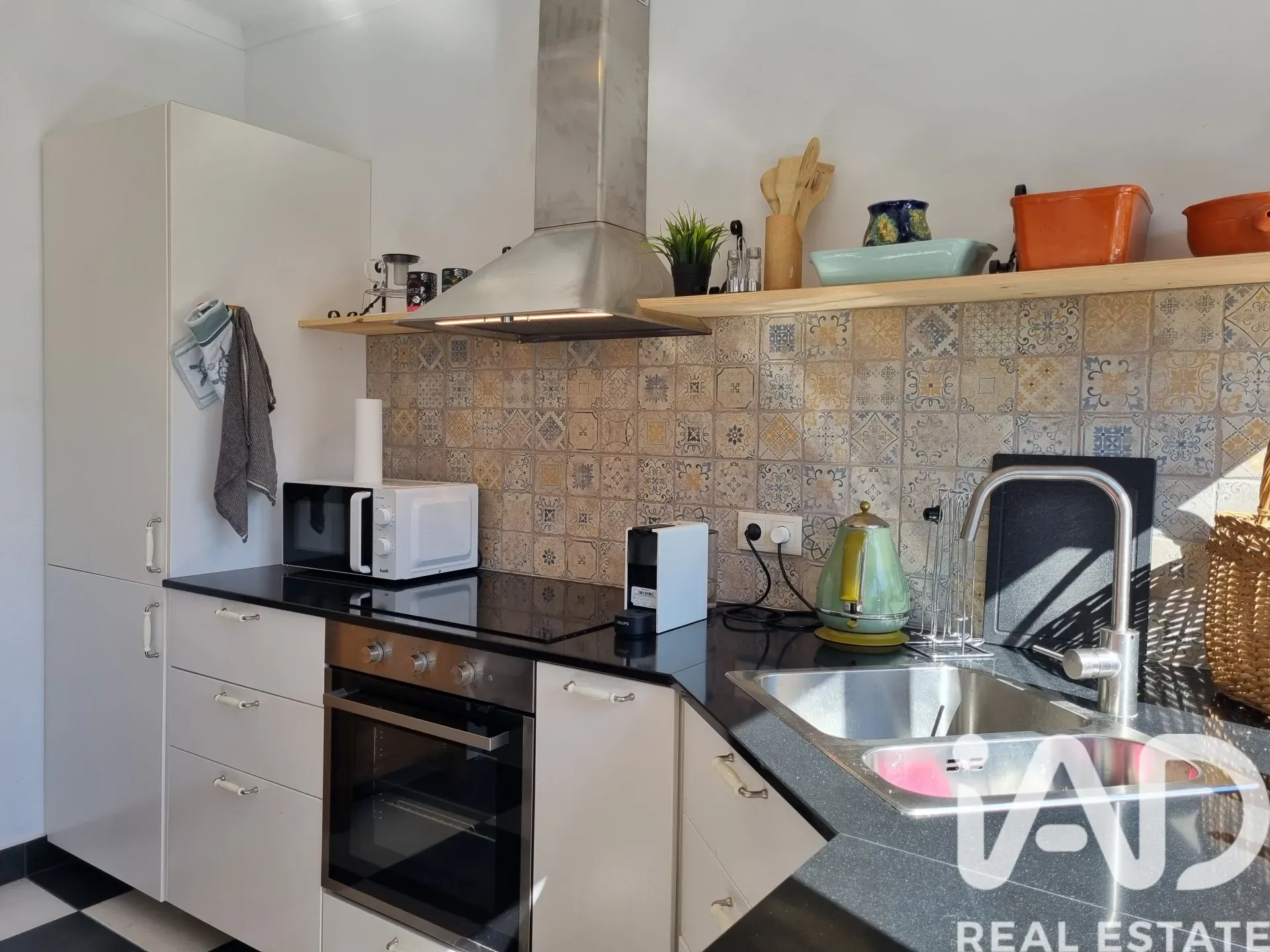 1980s Two-Bedroom Home with Expansive Garden in São Miguel de Poiares - View image 25 of 40