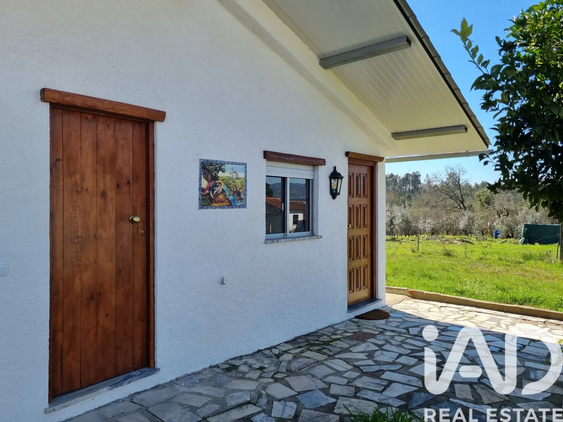 1980s Two-Bedroom Home with Expansive Garden in São Miguel de Poiares - View image 31 of 40
