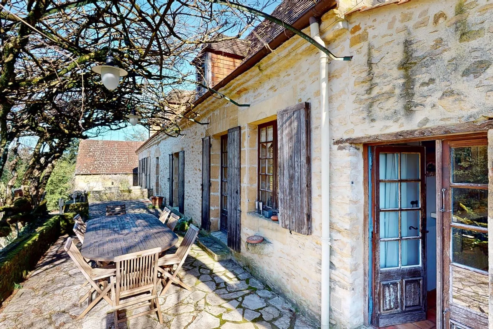 Family Retreat with Pool and Expansive Garden in Sarlat, France - View image 7 of 39