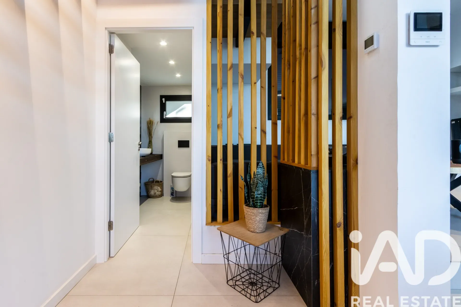 Modern 5-Bedroom House with Pool and Garden in Les Franqueses del Vallès - View image 9 of 39