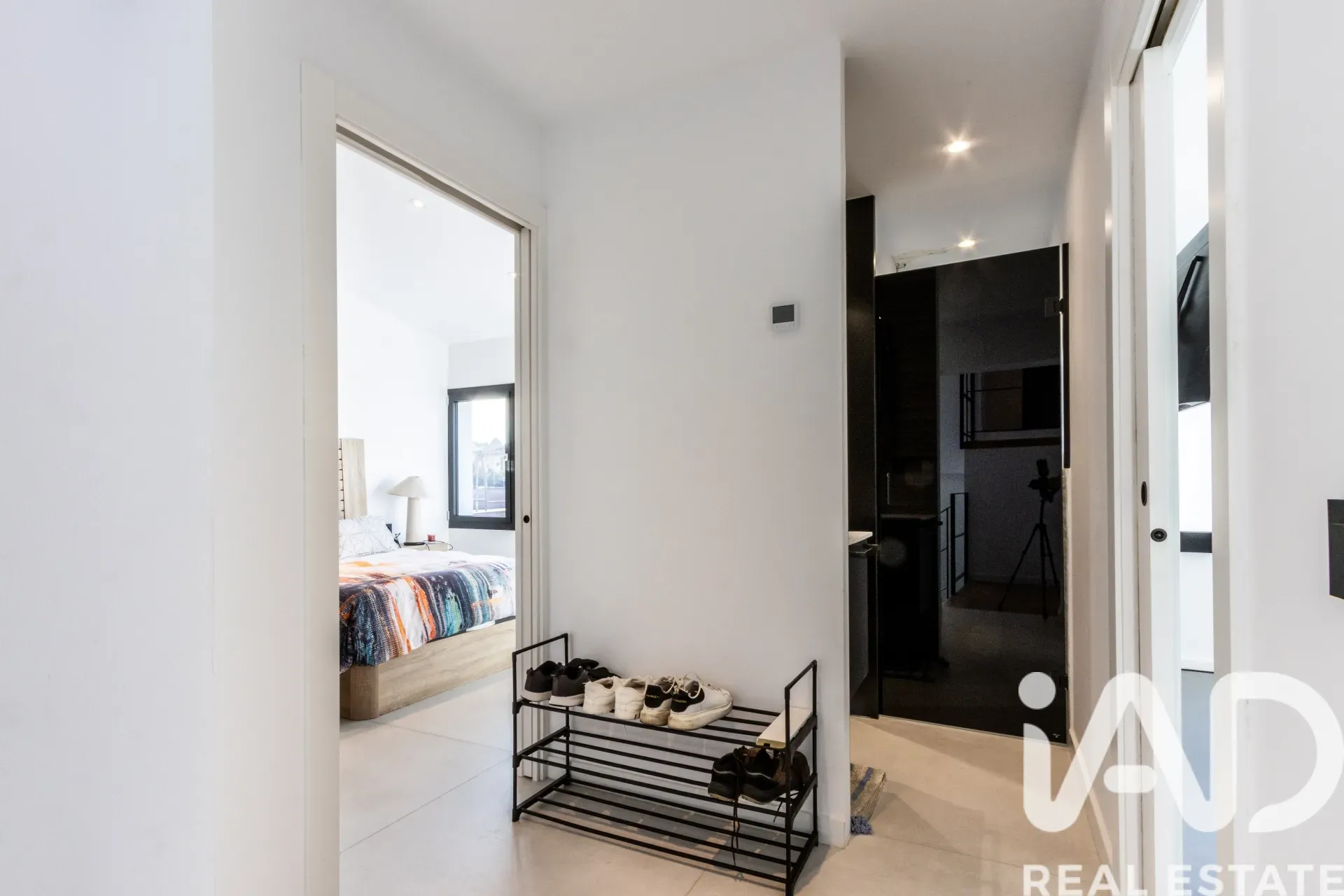 Modern 5-Bedroom House with Pool and Garden in Les Franqueses del Vallès - View image 21 of 39