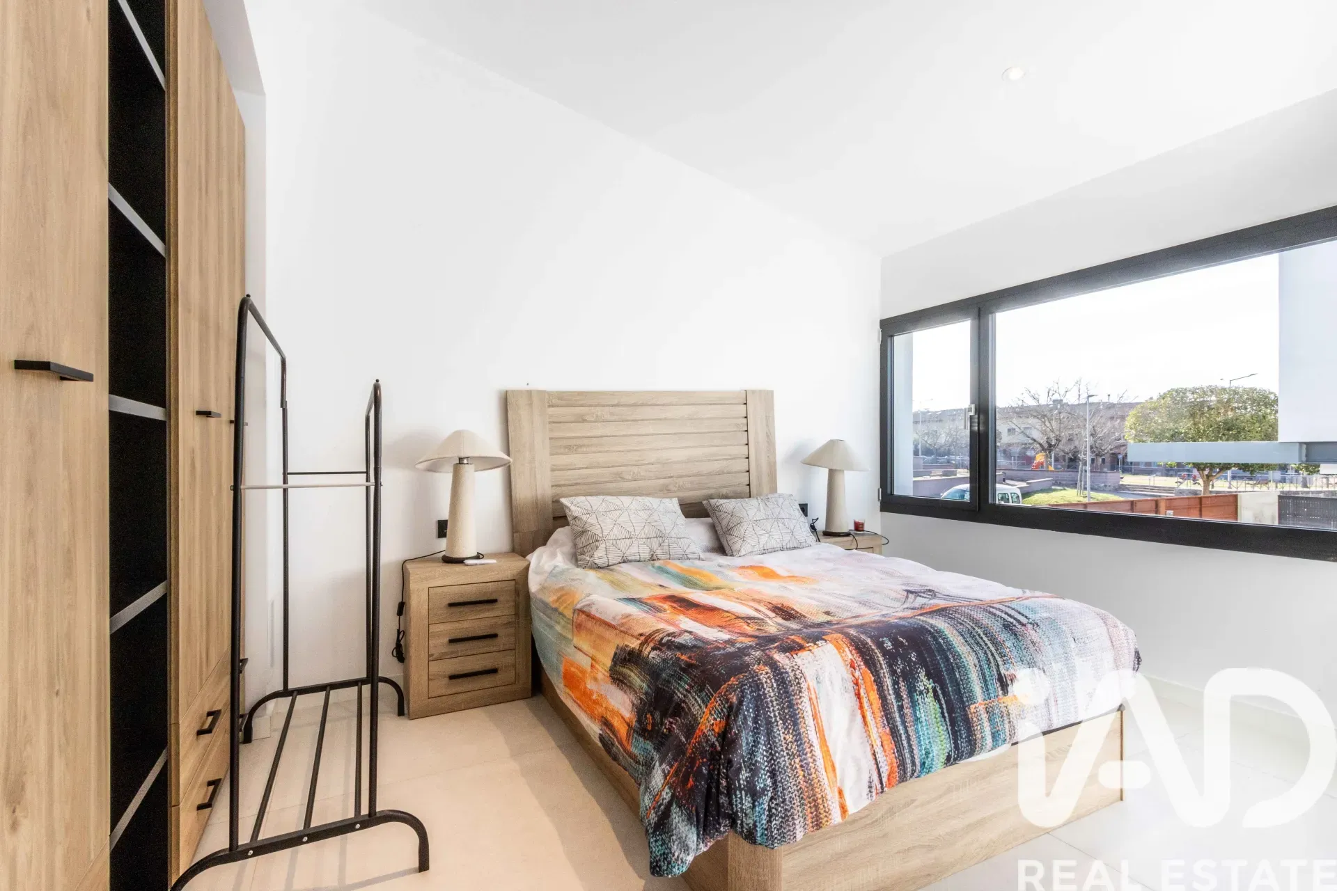 Modern 5-Bedroom House with Pool and Garden in Les Franqueses del Vallès - View image 22 of 39