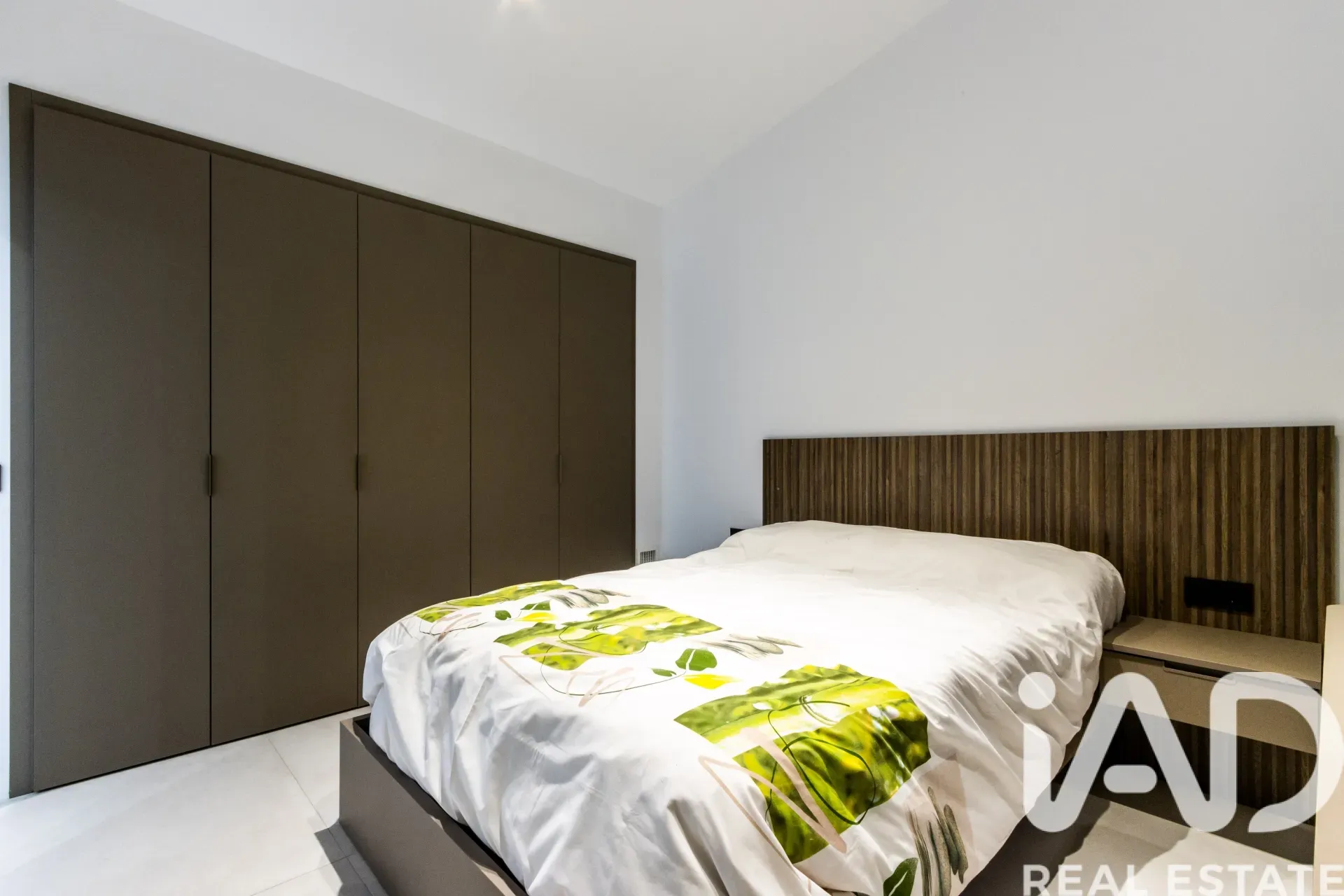 Modern 5-Bedroom House with Pool and Garden in Les Franqueses del Vallès - View image 29 of 39