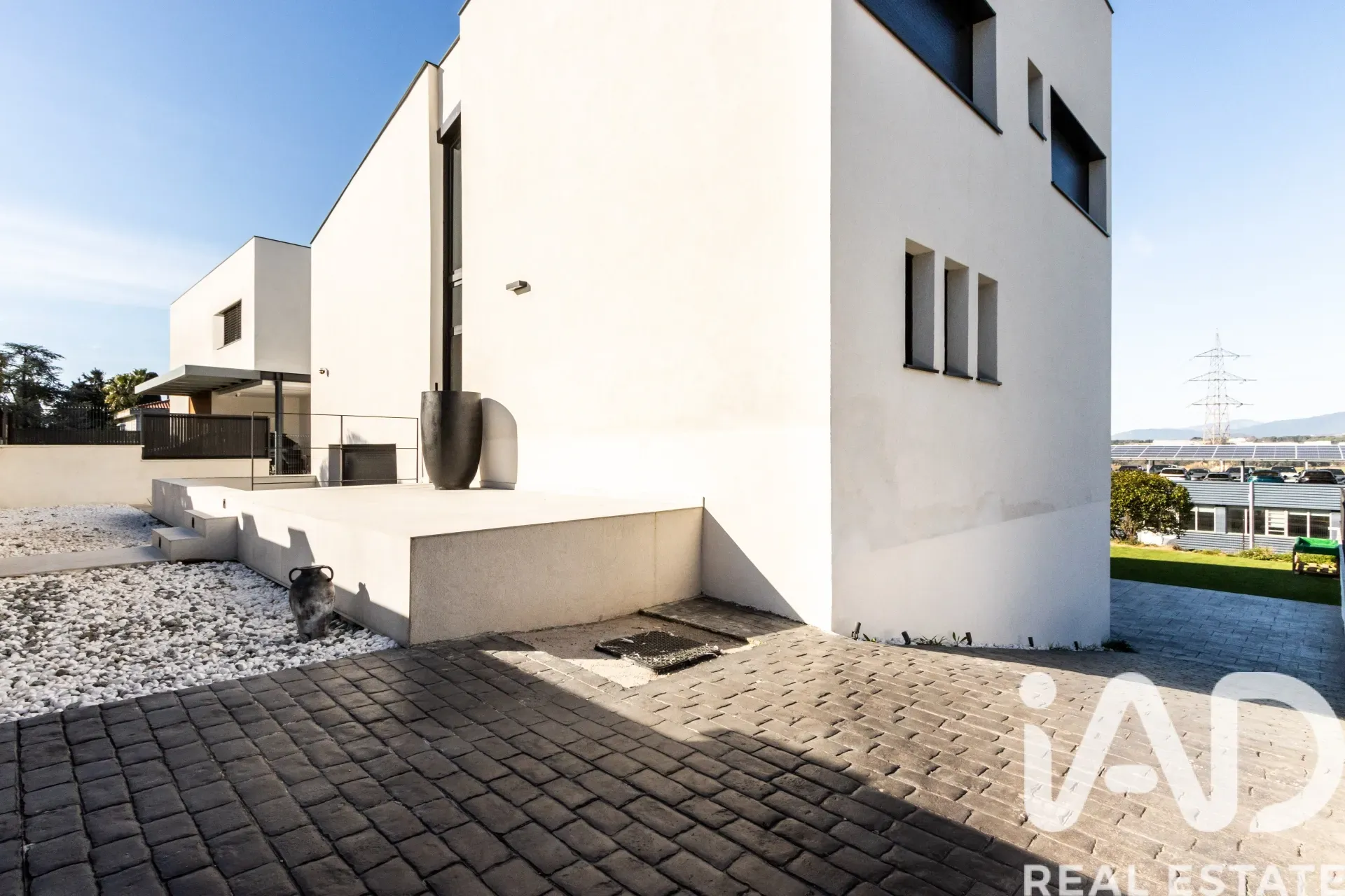 Modern 5-Bedroom House with Pool and Garden in Les Franqueses del Vallès - View image 37 of 39