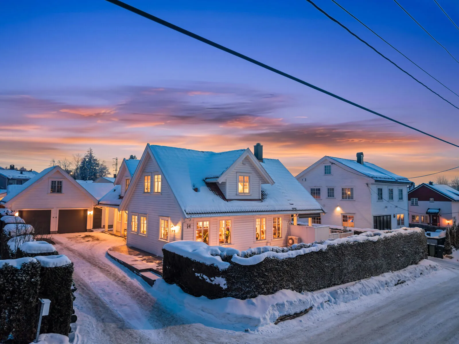 1996 Family Home with Modern Upgrades and Garden in Strømmen, Norway - Image 2