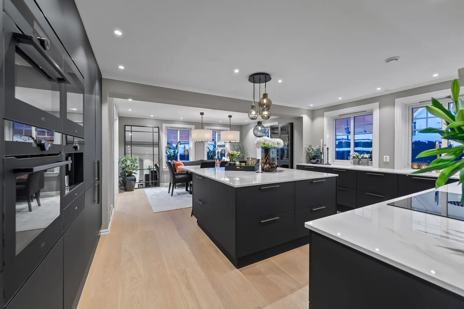 1996 Family Home with Modern Upgrades and Garden in Strømmen, Norway - Image 4