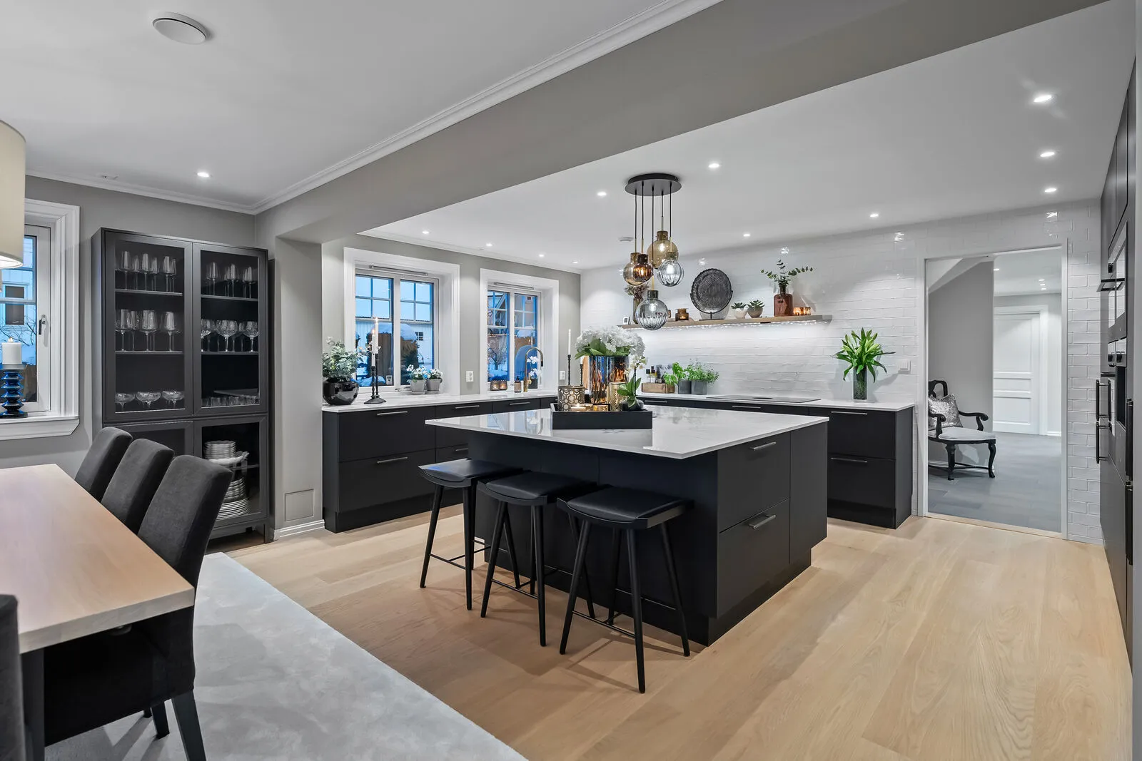 1996 Family Home with Modern Upgrades and Garden in Strømmen, Norway - View image 6 of 44