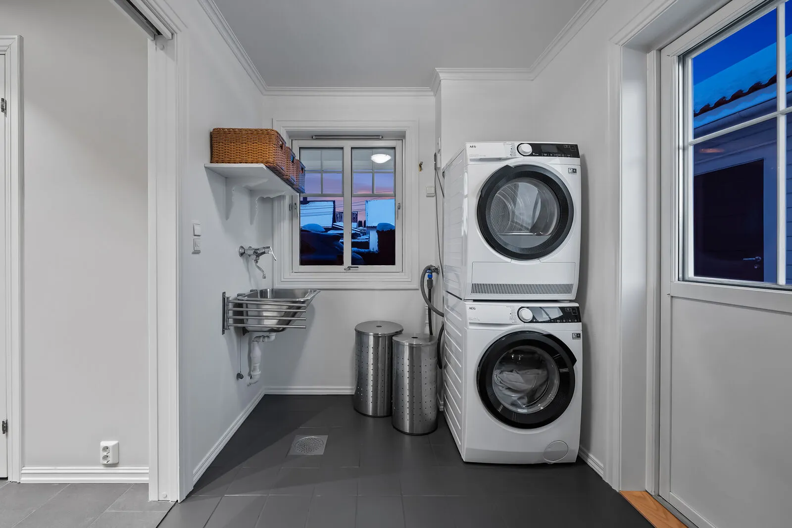 1996 Family Home with Modern Upgrades and Garden in Strømmen, Norway - View image 25 of 44