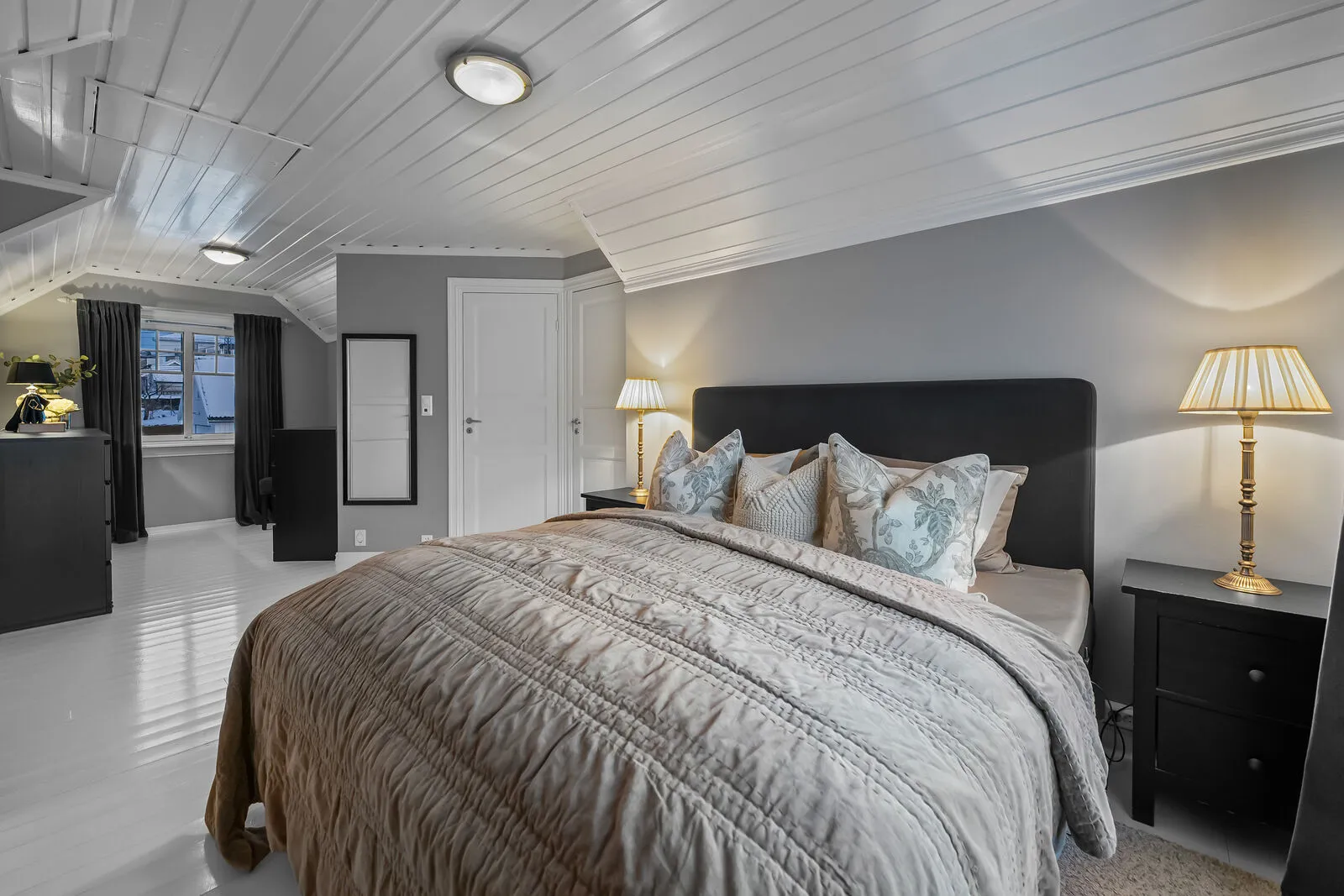 1996 Family Home with Modern Upgrades and Garden in Strømmen, Norway - View image 26 of 44