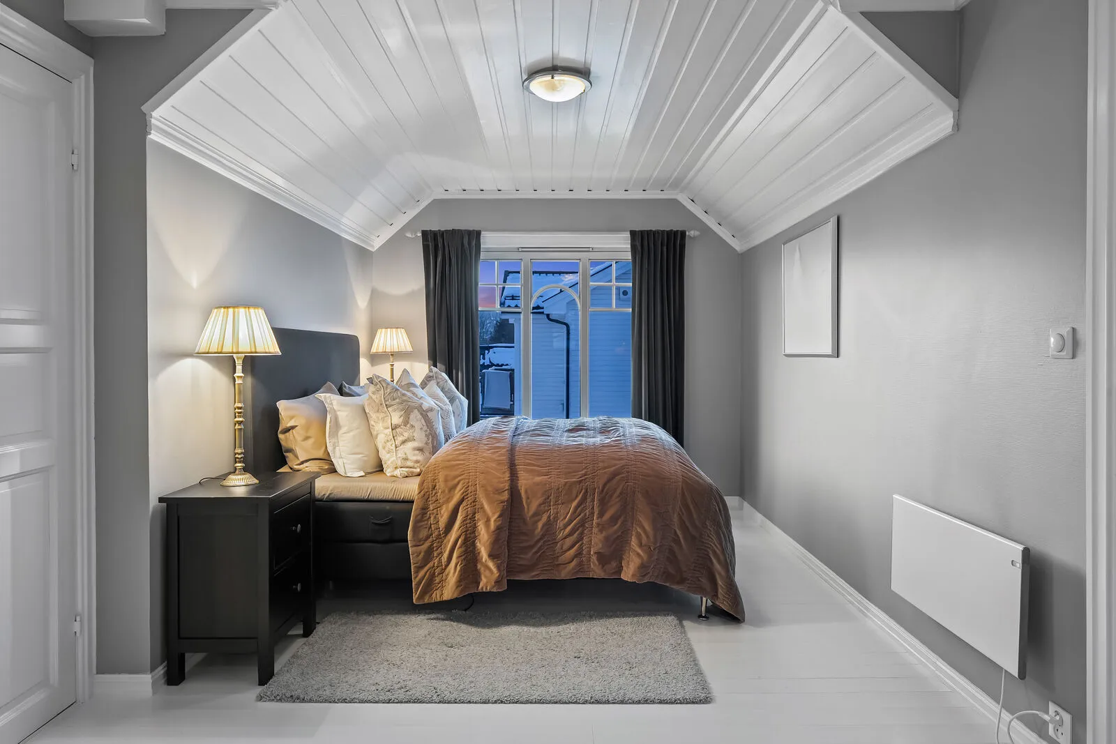 1996 Family Home with Modern Upgrades and Garden in Strømmen, Norway - View image 27 of 44