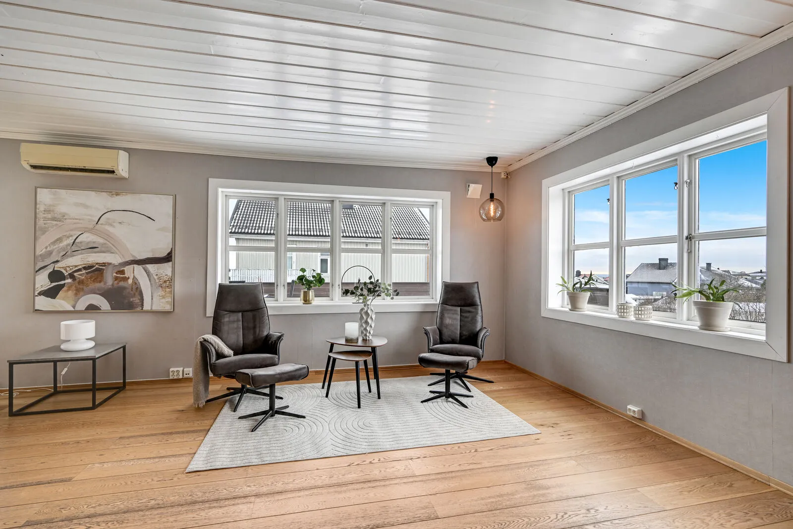 Contemporary 4-Bedroom Family Home with Solar Panels and Fjord View in Horten - View image 8 of 41