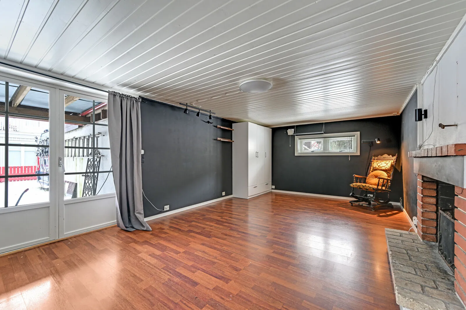 Contemporary 4-Bedroom Family Home with Solar Panels and Fjord View in Horten - View image 36 of 41