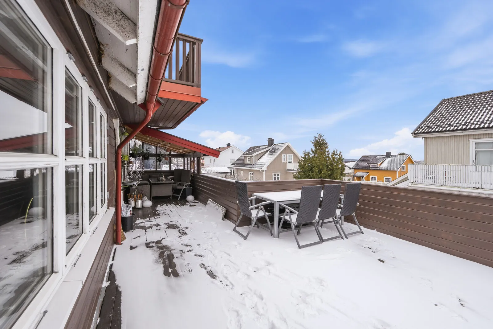 Contemporary 4-Bedroom Family Home with Solar Panels and Fjord View in Horten - View image 40 of 41