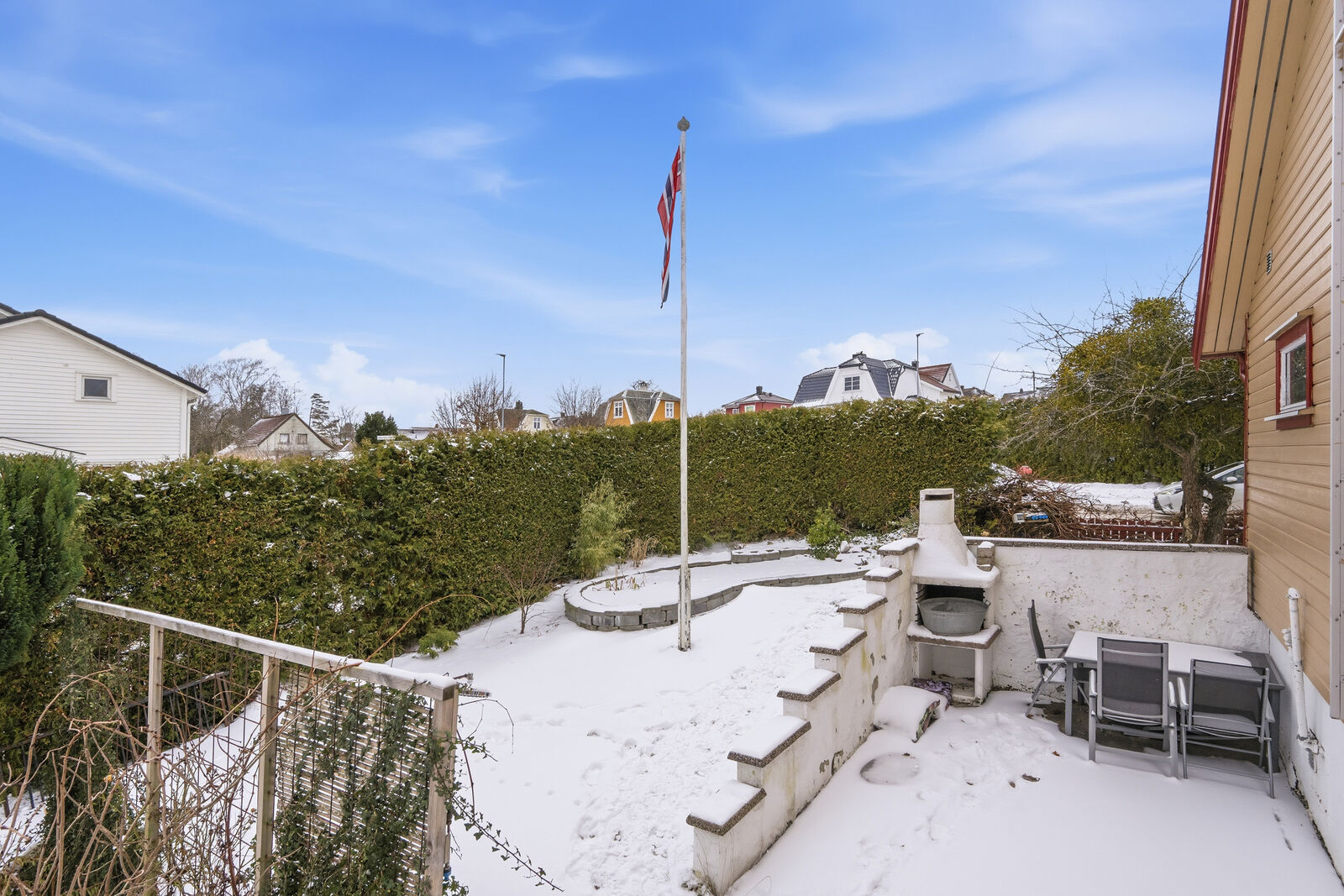 Casa familiar contemporánea de 4 dormitorios con paneles solares y vistas al fiordo en Horten - Ver imagen 41 de 41